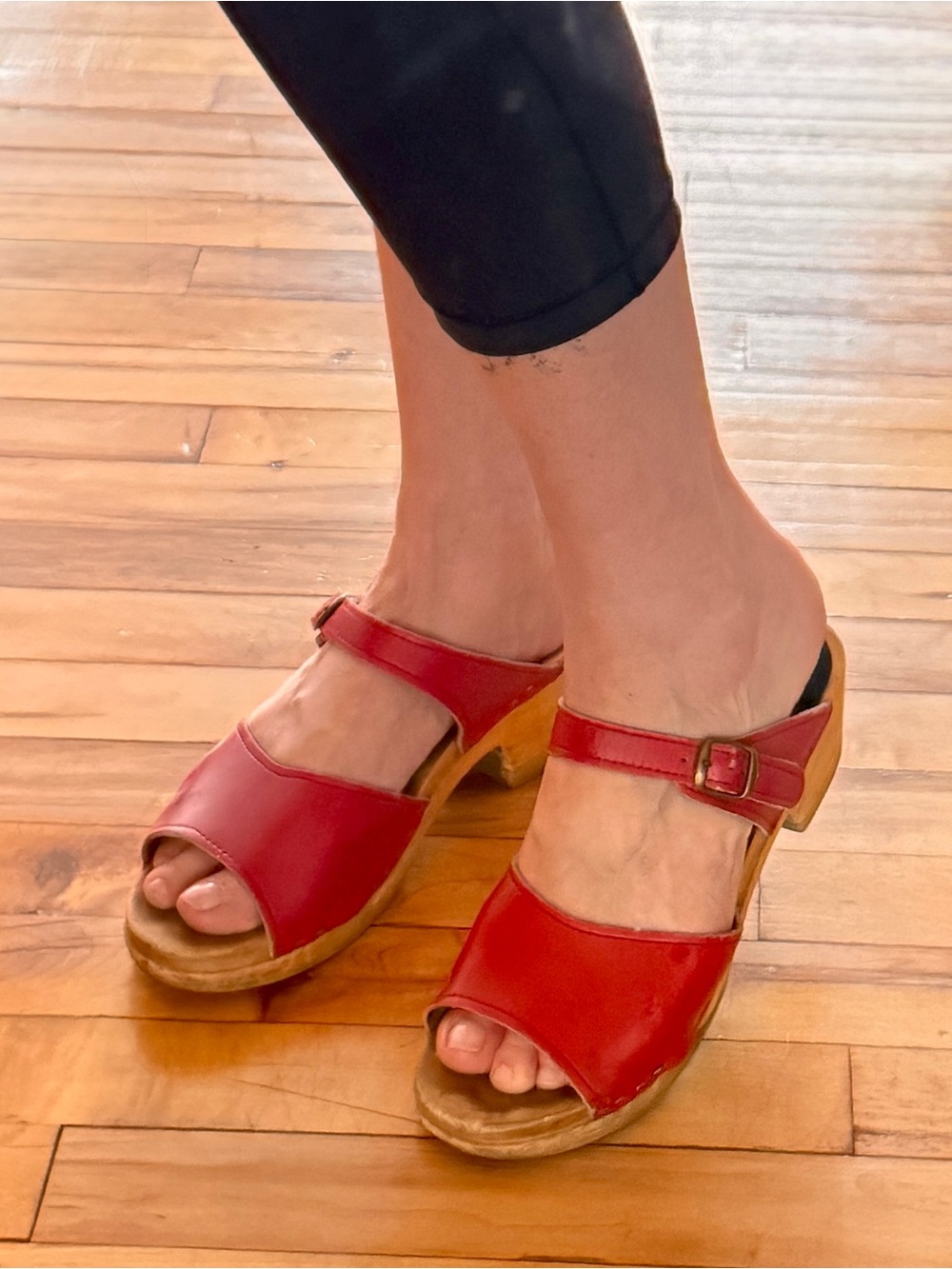 SVEN 2 Strap Sandals - RED Swedish Clogs BENDABLE 40